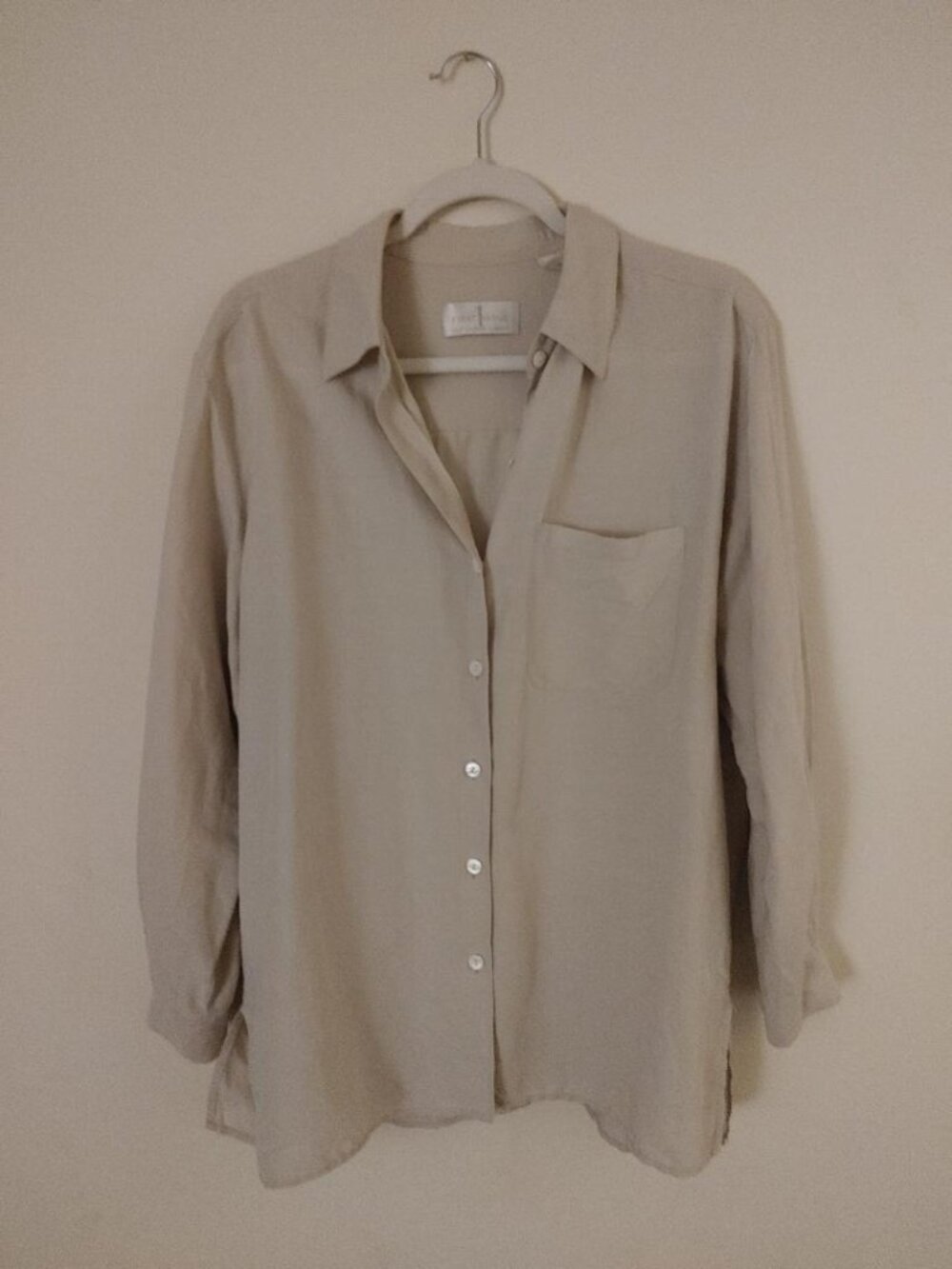 Vintage First Issue a Liz Clairborne Co. Long-Sleeved Sandstone Button Up Blouse